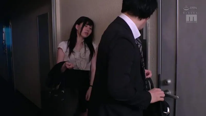 Người vợ nhà đối diện nhận nhầm tôi là gã chồng trong một hôm say xỉn