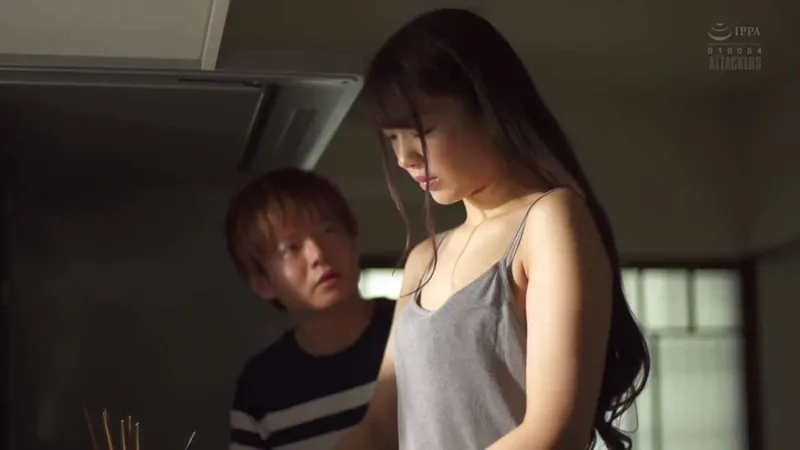 Người tình của chị gái nắc cô em người vợ đang khổ tâm vì thất tình