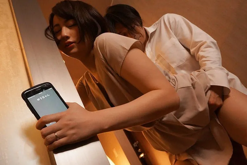 Vợ đi họp lớp rồi địt với nyc mặc cho chồng yêu ở nhà chờ