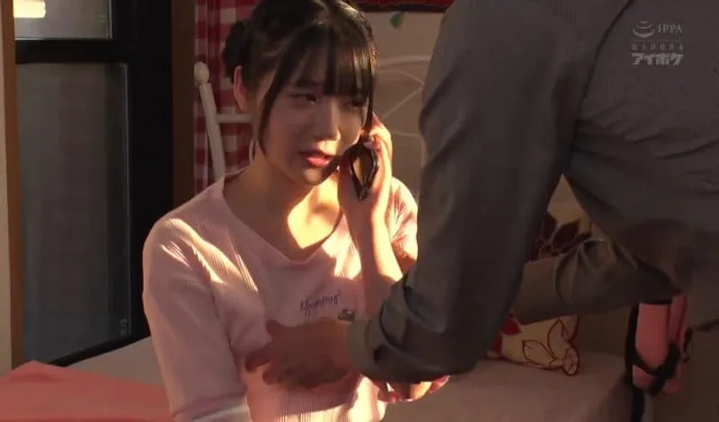 Bố dượng phát hiện ái nữ riêng của vợ là diễn viên jav