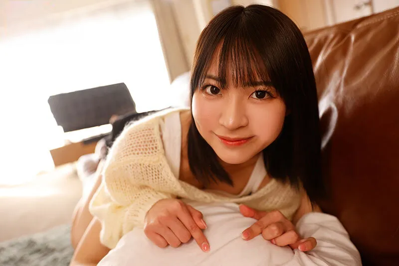 Chị gái lần đầu có anh người yêu còn nhiều ngỡ ngàng nên mượn cò thằng em tập trước